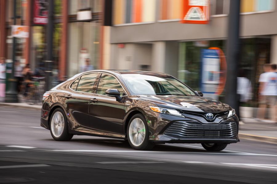  Toyota Camry Hybrid XLE 2017 года  (NA) (фото 6 из 40)